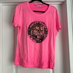 WOMAN T-SHIRT NWOT